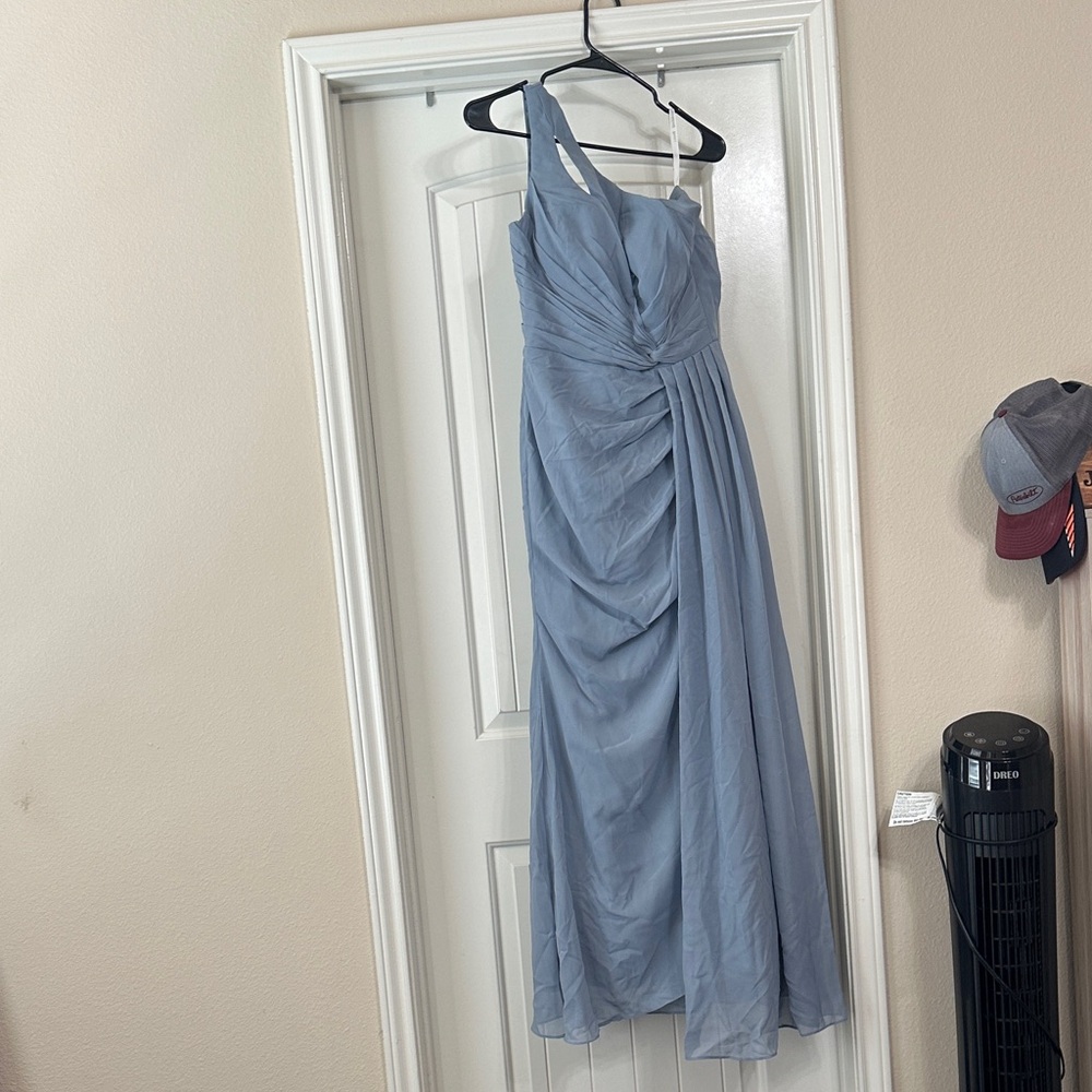 Elegant Blue Halter Dress (new with out tags)